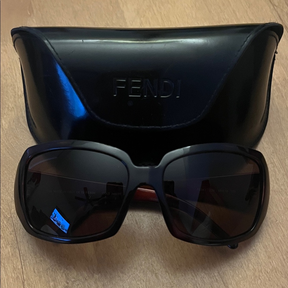 Fendi Black Sunglasses with Case NWOT